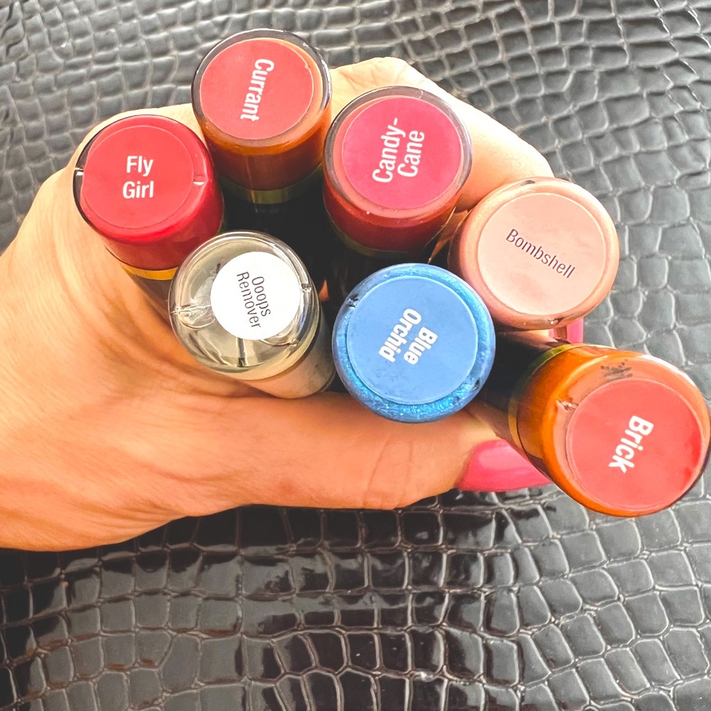 7 PACK- NEW- LipSence💄. All 7 for 1 price. See pics for colors. All sealed.